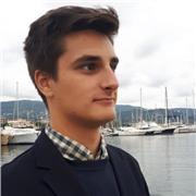 Laureando in giurisprudenza e diplomato a pieni voti presso il liceo economico-sociale offre lezioni di diritto per scuole superiori e spagnolo per scuole medie e superiori